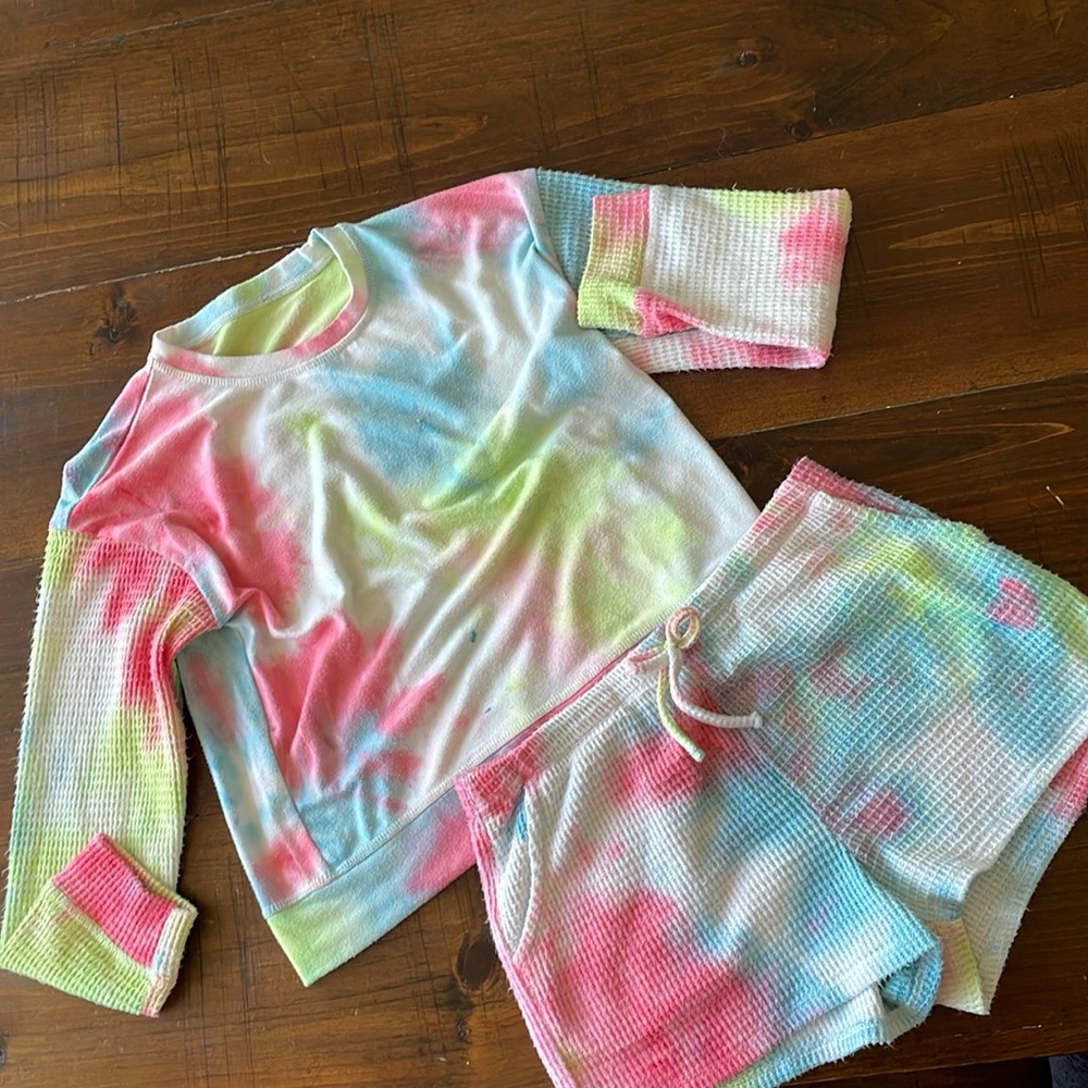 Girls tie dye outfit